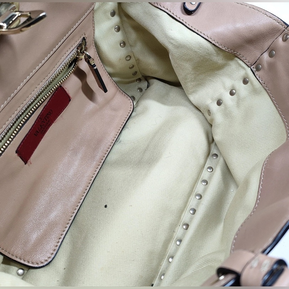 Valentino Garavani Rockstud Leather 2 Way Bag 🤩❤️ - Picture 6 of 13